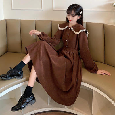 灯芯绒法式复古长袖连衣裙子秋冬装2023新款娃娃领小众赫本风长裙