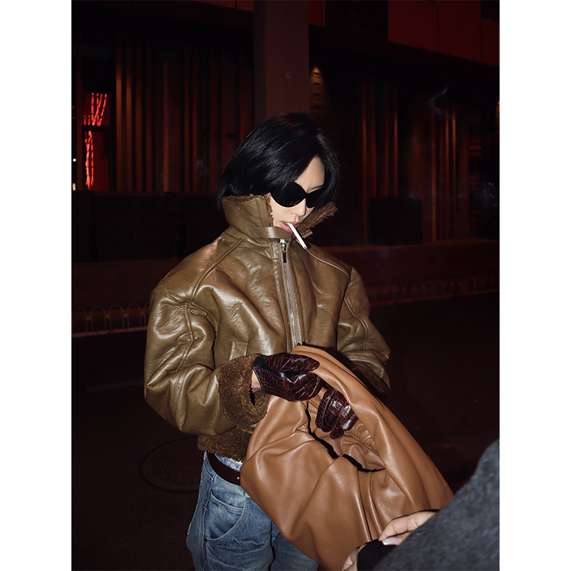 VanessaLab私服橄榄色保暖羊羔绒机车夹克秋冬短款立领皮衣外套女