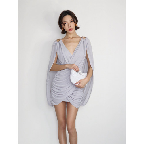 VanessaLab灰色褶皱显瘦连衣裙