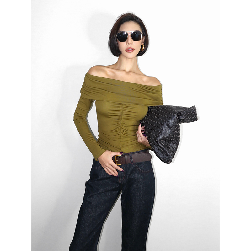 VanessaLab 秋冬橄榄绿显白抽褶长袖t恤法式修身一字肩露肩上衣