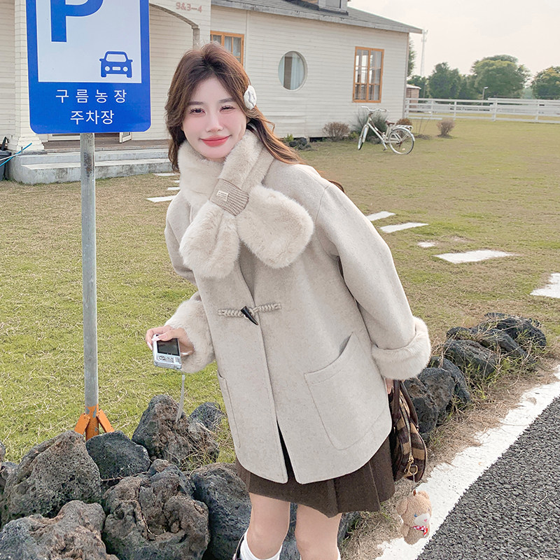 燕麦色高级感牛角扣毛呢外套女冬韩系气质呢子大衣6107P210K318