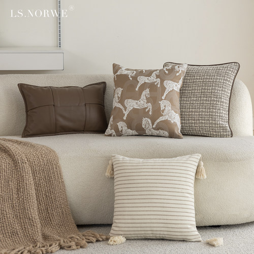 轻奢中古风抱枕高级感马刺绣靠垫