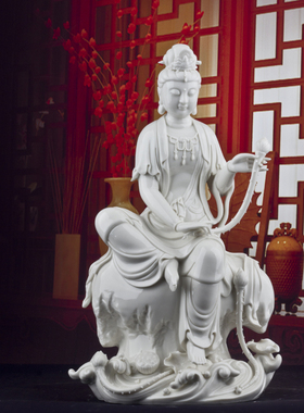白瓷观世音自在风菩萨博古架佛像
