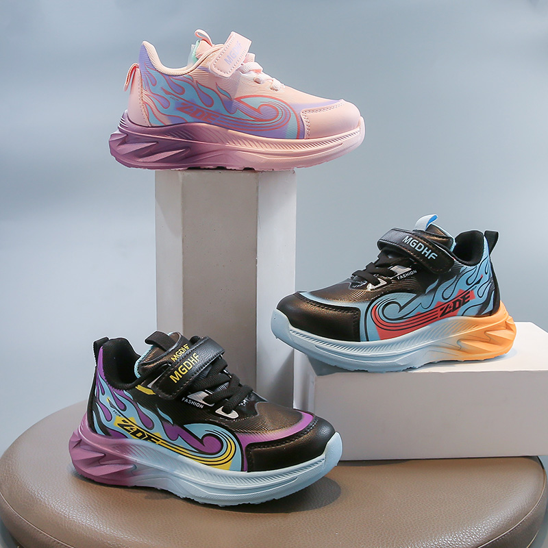 泡泡狮儿童春秋软底防滑跑步鞋