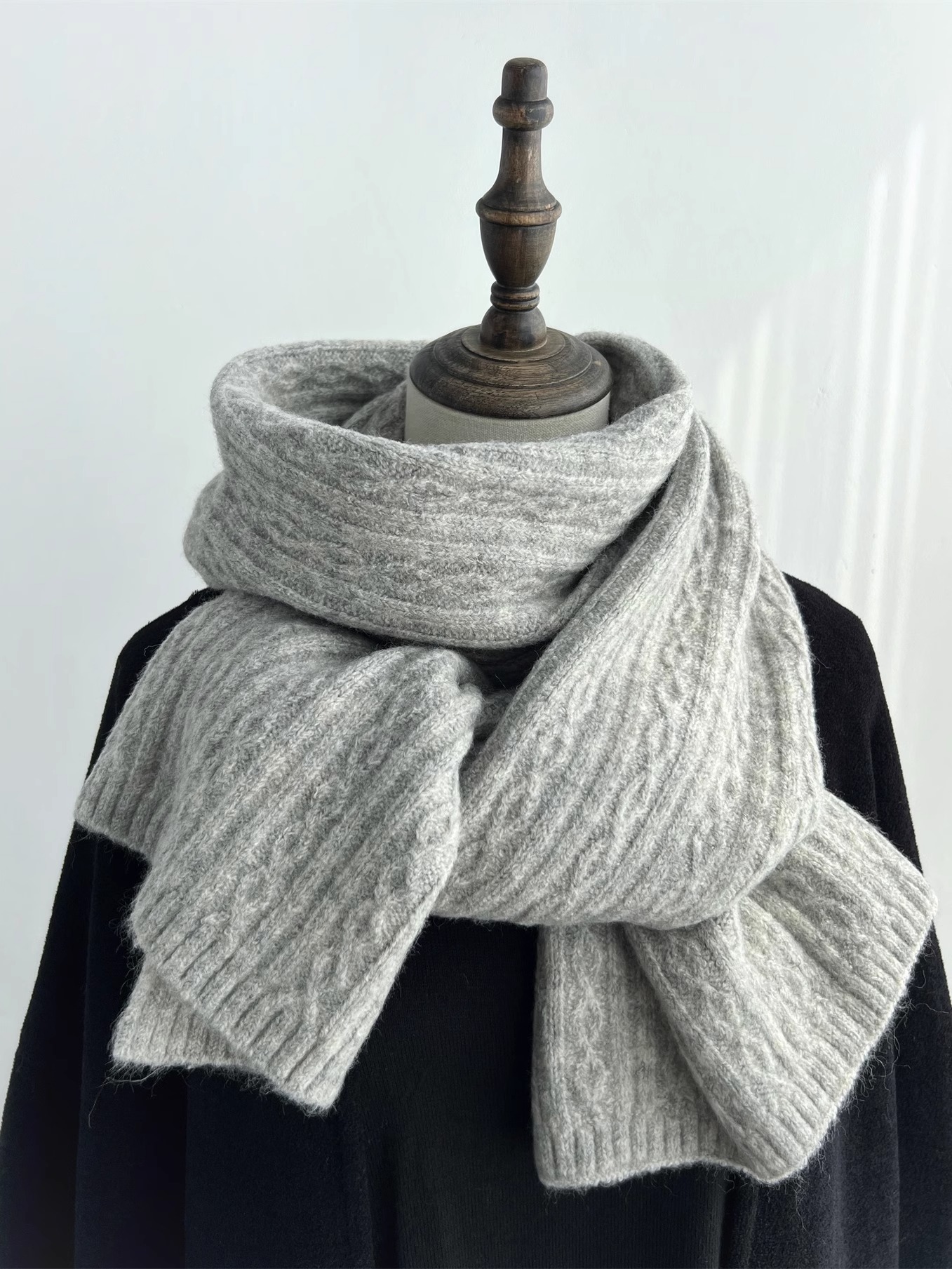 LULU灰色针织麻花围巾保暖纯色女