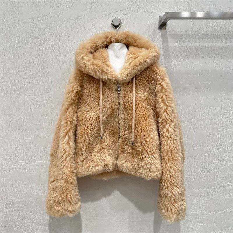 芭莎皮毛一体外套女短款2024冬新海宁真皮大衣连帽天使之翼皮草@