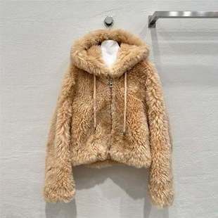 芭莎皮毛一体外套女短款2024冬新海宁真皮大衣连帽天使之翼皮草@
