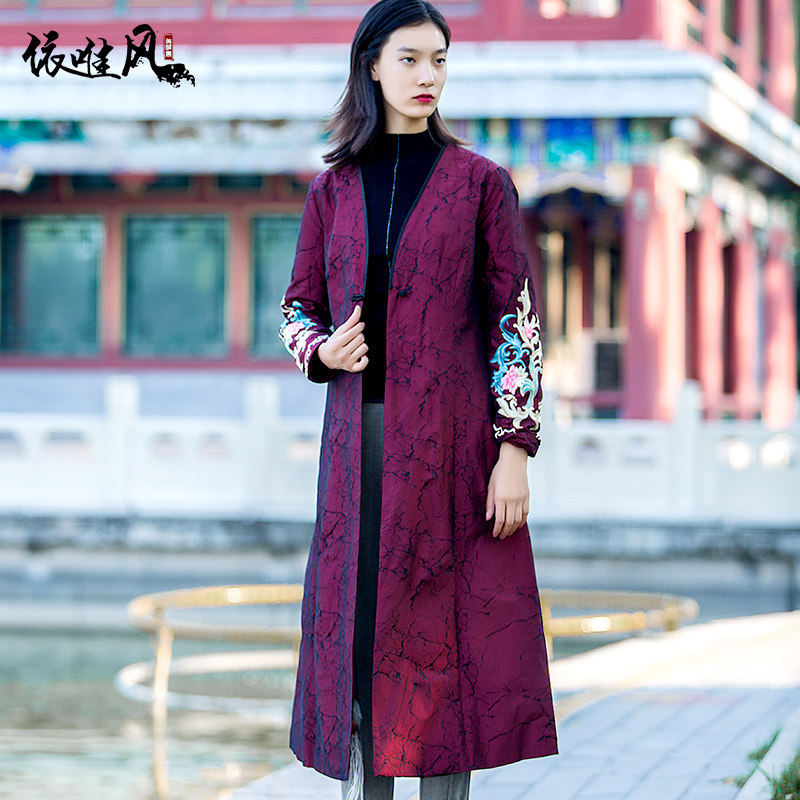 依唯风民族风风衣女阔太太风衣长款过膝中长薄款中年妈妈刺绣大码