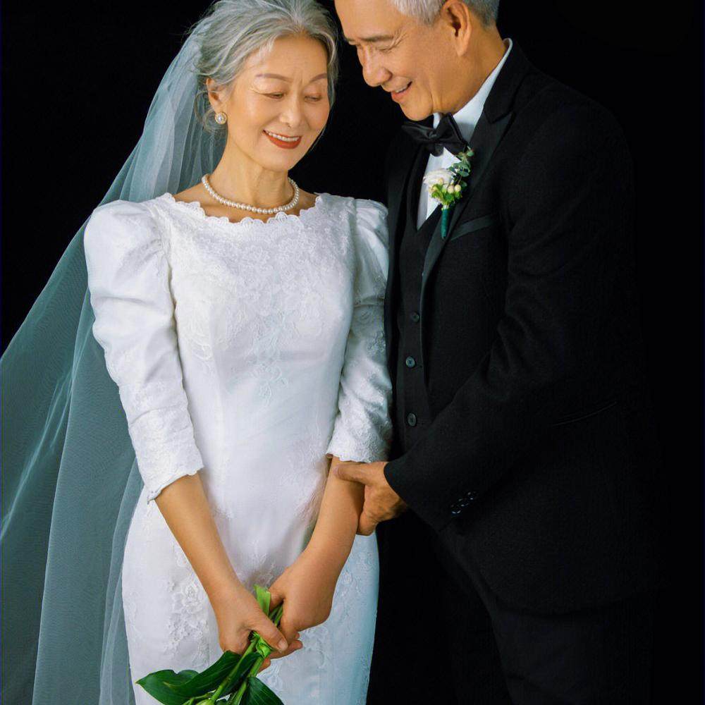 影楼中老年父母金婚银婚纱照纪念照周年照样片样版客样照11