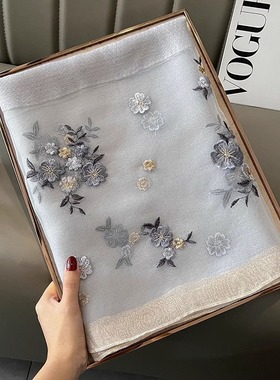 春秋冬季真丝围巾女士百搭韩版刺绣时尚女款丝巾送礼送妈妈丝绸