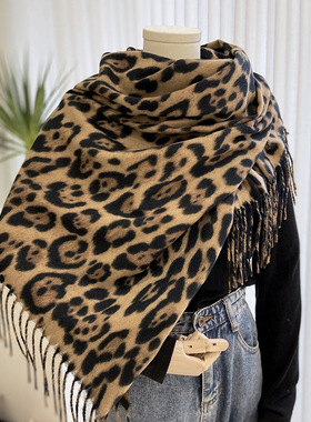 秋冬季棉麻围巾豹纹围巾女秋冬经典加厚仿羊绒印花流苏披肩欧美