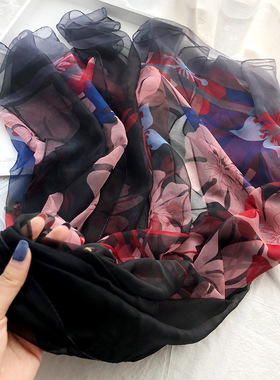 秋冬季棉麻围巾2024春夏季冰丝丝巾女海边防晒沙滩巾时尚印花