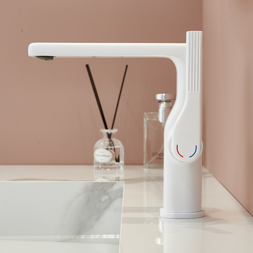 全铜冷热白色艺术风家用面盆龙头