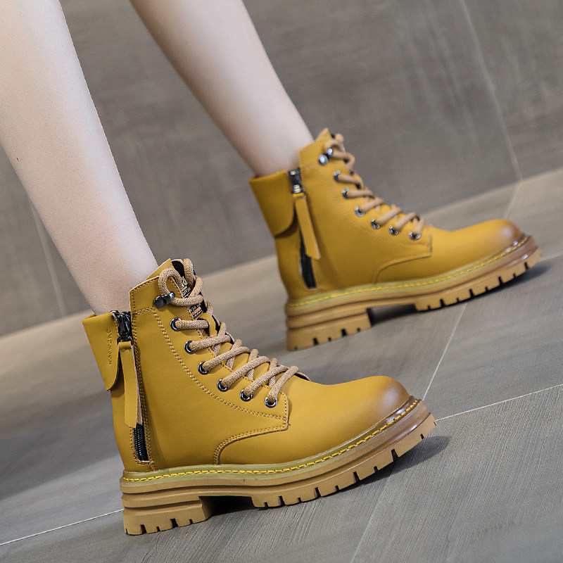 黄色马丁靴女款舒适2026新款春秋季运动短靴厚底女土休闲单鞋软底