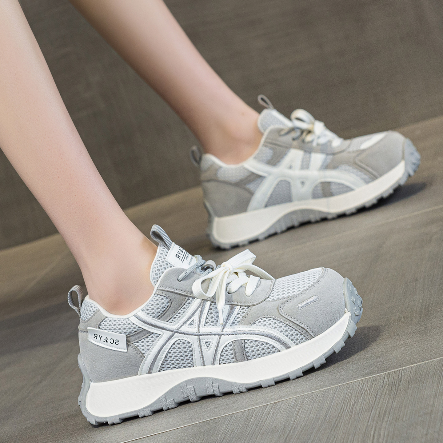 香港新款超火厚底灰色老爹鞋女款小蛮腰2026春季爆款运动旅游单鞋,女鞋,时尚休闲鞋,淘宝优惠券,粉丝福利购,淘宝优惠卷