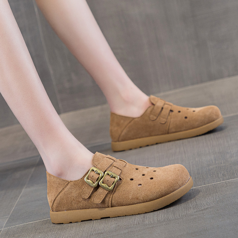 焦糖洞洞平底勃肯鞋女款2026春季新款真皮爆款时尚休闲豆豆鞋软底