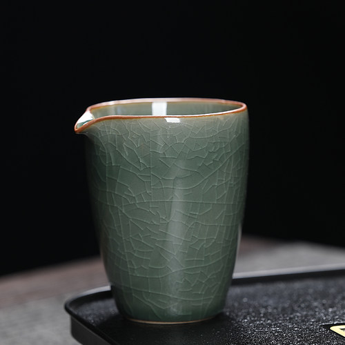 哥窑墨烟家用手抓公道杯