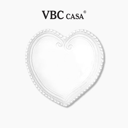 意大利VBC casa复古浮雕爱心形陶瓷盘子白色手工餐盘异形西餐盘
