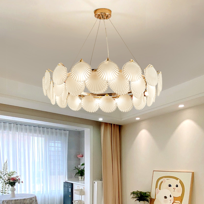 卧室轻奢现代铁艺玻璃吊灯