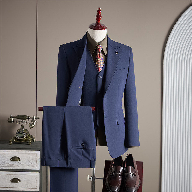 珠边戗驳领西服男加大码套装商务修身职业正装新郎结婚礼服三件套