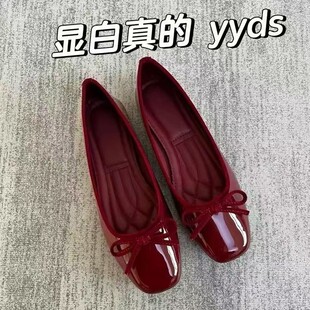 软皮浅口单鞋2026春季新款超显白红色漆皮蝴蝶结单鞋配裙子玛丽珍