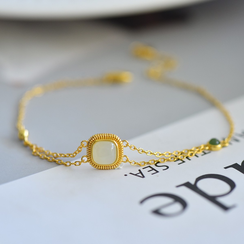 本命年和田玉金色精致轻奢小众