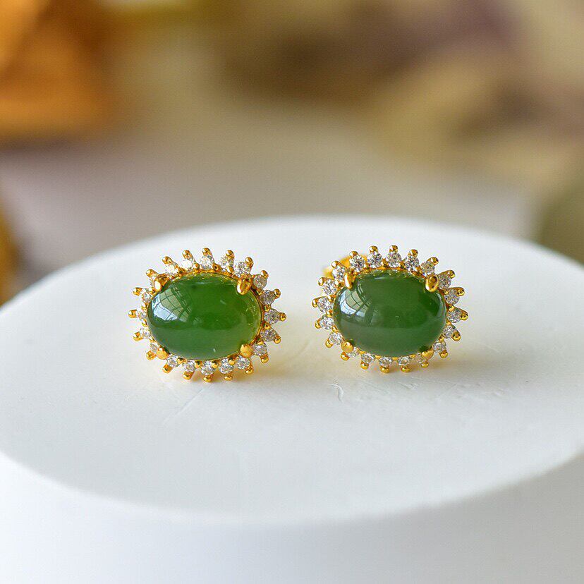 天然和田玉碧玉耳钉女满钻豪镶高级感轻奢椭圆形耳饰防过敏925银