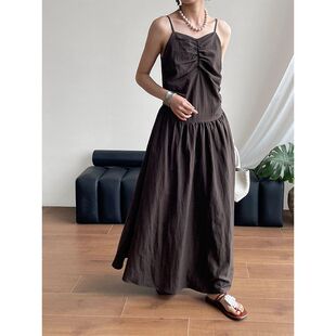 【南法记忆】设计感捏褶吊带连衣裙收腰大裙摆长裙2763 强明女装