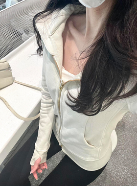 lulushop户外运动夹克连帽卫衣女春秋磨毛上衣白色修身防晒外套潮