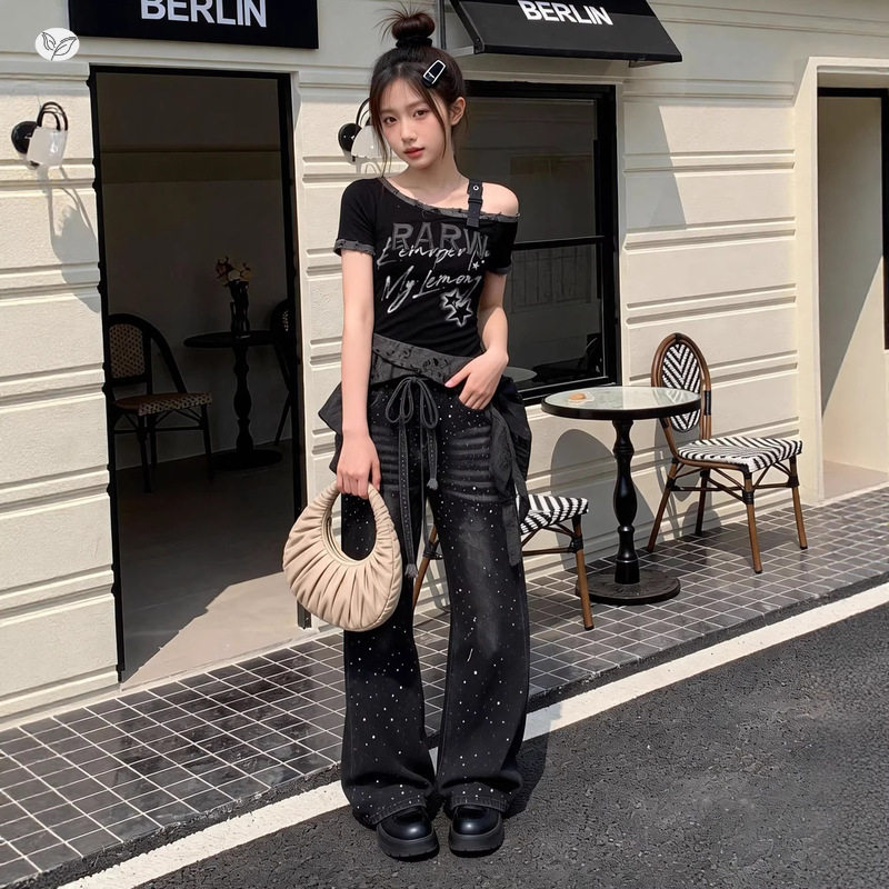 女童辣妹露肩T恤套装2026春夏新款中大童飘带短袖烫钻牛仔裤两件