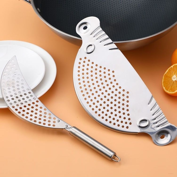 创意不锈钢手持沥水器 挡锅边滤水器 半月形手柄隔渣器
