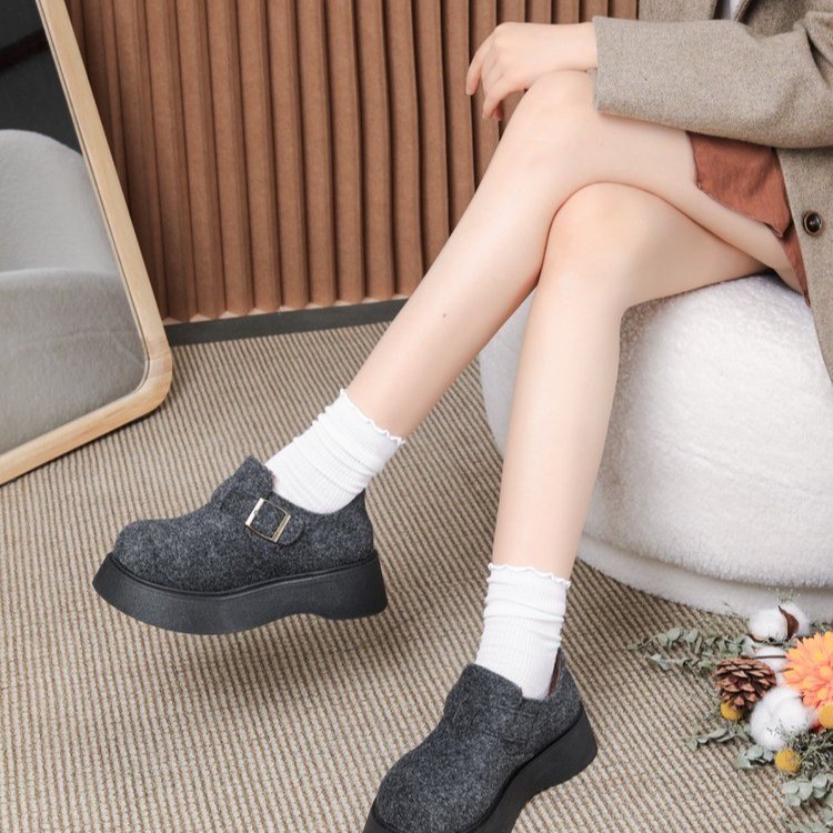 2025新款春季复古软底增高女鞋