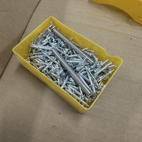 双头无缝钉 300pcs+2套筒