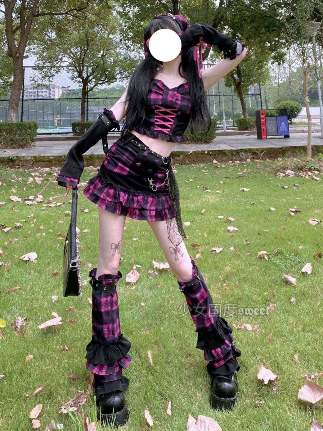 辣妹穿搭套装性感酷街头原创上衣日中古黑粉裙蹦迪袜套可甜酷女装