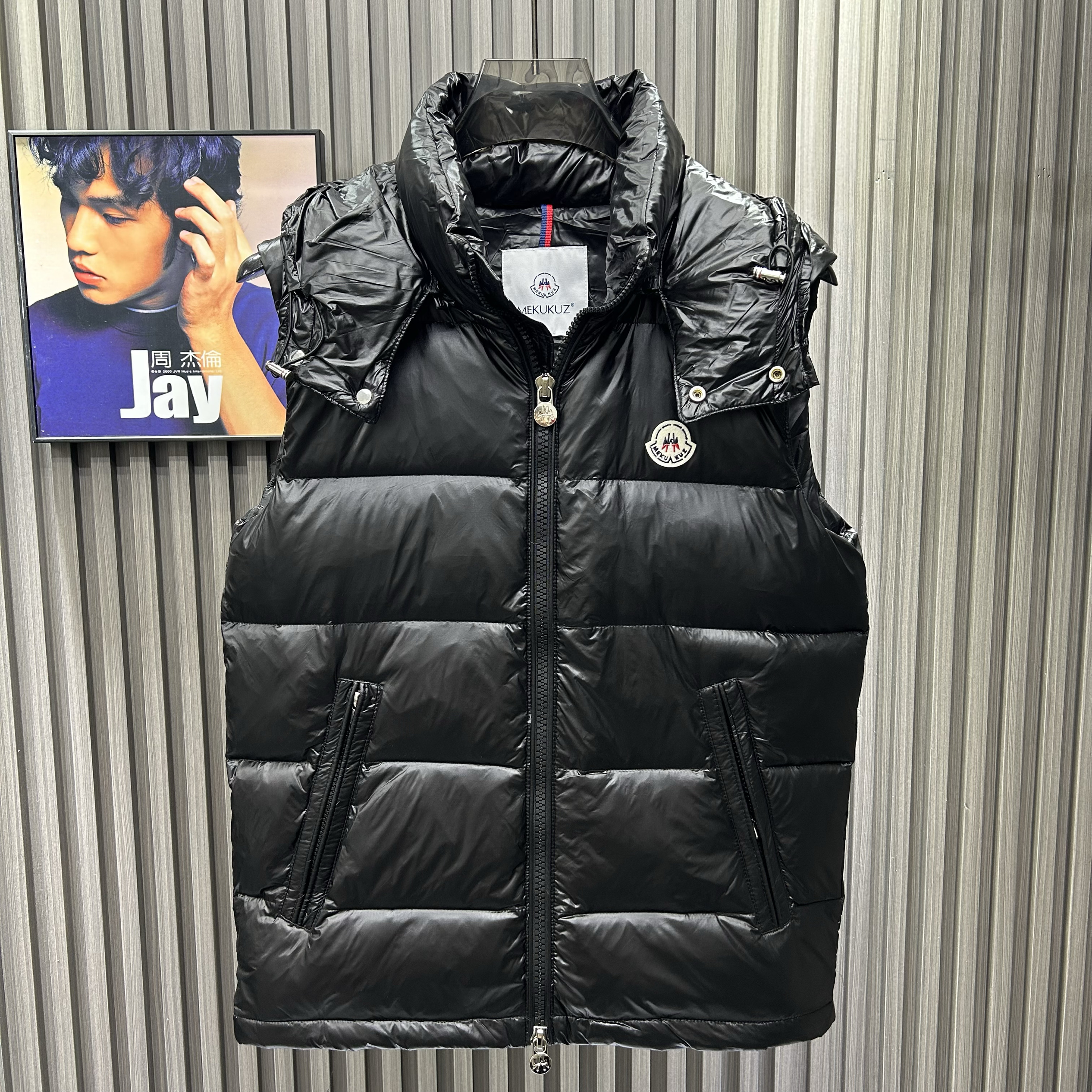 2025欧洲站冬季彩色纯色羽绒马甲情侣款简约可脱卸帽加厚保暖亮面