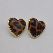 时尚 个性 复古皮革豹纹爱心耳钉潮流气质小众高级感简约耳环耳饰女