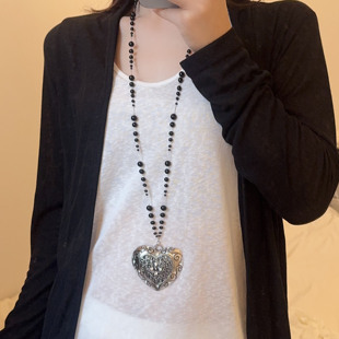 夸张镂空爱心黑水晶串珠吊坠项链长款女气质个性百搭毛衣链锁骨链
