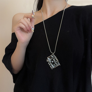 彩色石头算盘吊坠项链长款女小众设计高级感气质个性锁骨链毛衣链