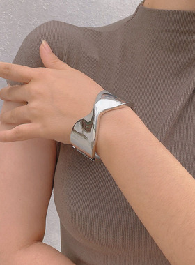 复古女金属开口磨砂手镯