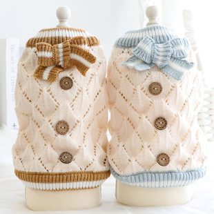 狗狗衣服春秋装猫咪公主木扣毛衣批发气质ins小型犬宠物3268代发