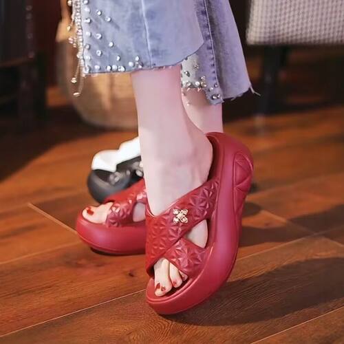 小个子厚底增高拖鞋夏季女夏外2025时尚新款沙滩一字室内洗澡防滑