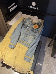 小众新中式重工串珠黄牡丹拼色牛仔服短款休闲宽松时尚夹克外套