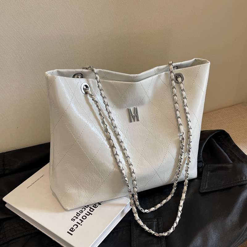 大容量包包2024新款今年流行包包菱格包单肩腋下包链条包质感包包