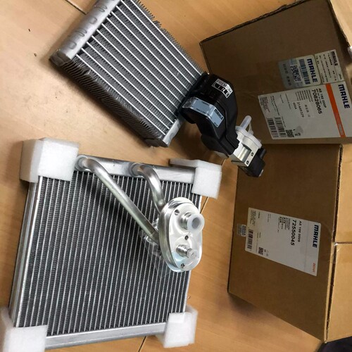 适用奔驰W204E200E260C180C200C260GLK马勒空调蒸发器芯暖风水箱