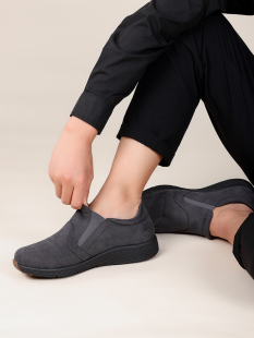 Pansy日本男鞋秋冬款活力软底防滑加宽加肥休闲黑色爸爸鞋1051