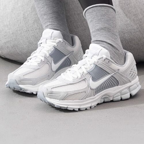 正品耐克女鞋NIKE ZOOM VOMERO 5网面透气运动鞋轻便跑步鞋HQ0458