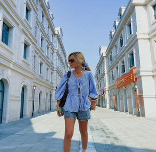 Round neck bubble sleeve loose fitting shirt圆领泡泡袖衬衣女