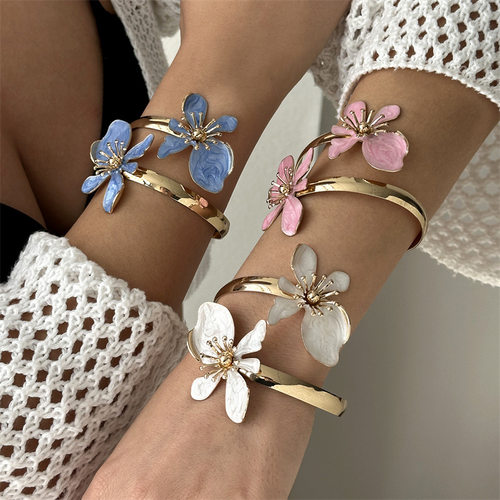 European American style exaggerated gold bracelet for women