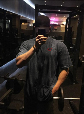 MUGS运动宽松T恤秋季男款ins潮流健身大码overs弹力透气五分袖