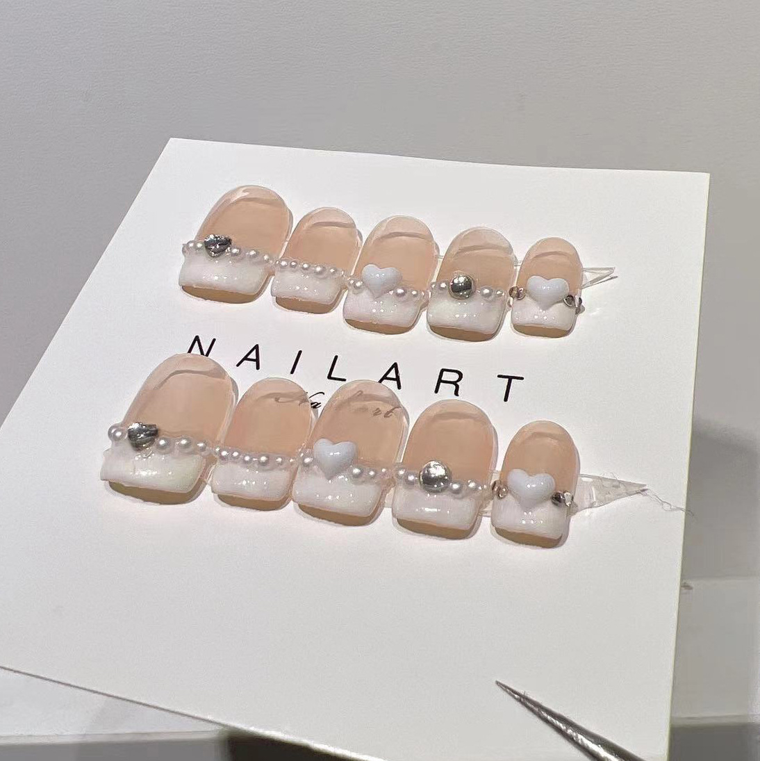 穿戴甲纯手工光疗美甲爱心泡芙穿戴甲可拆卸小红书爆款假指甲